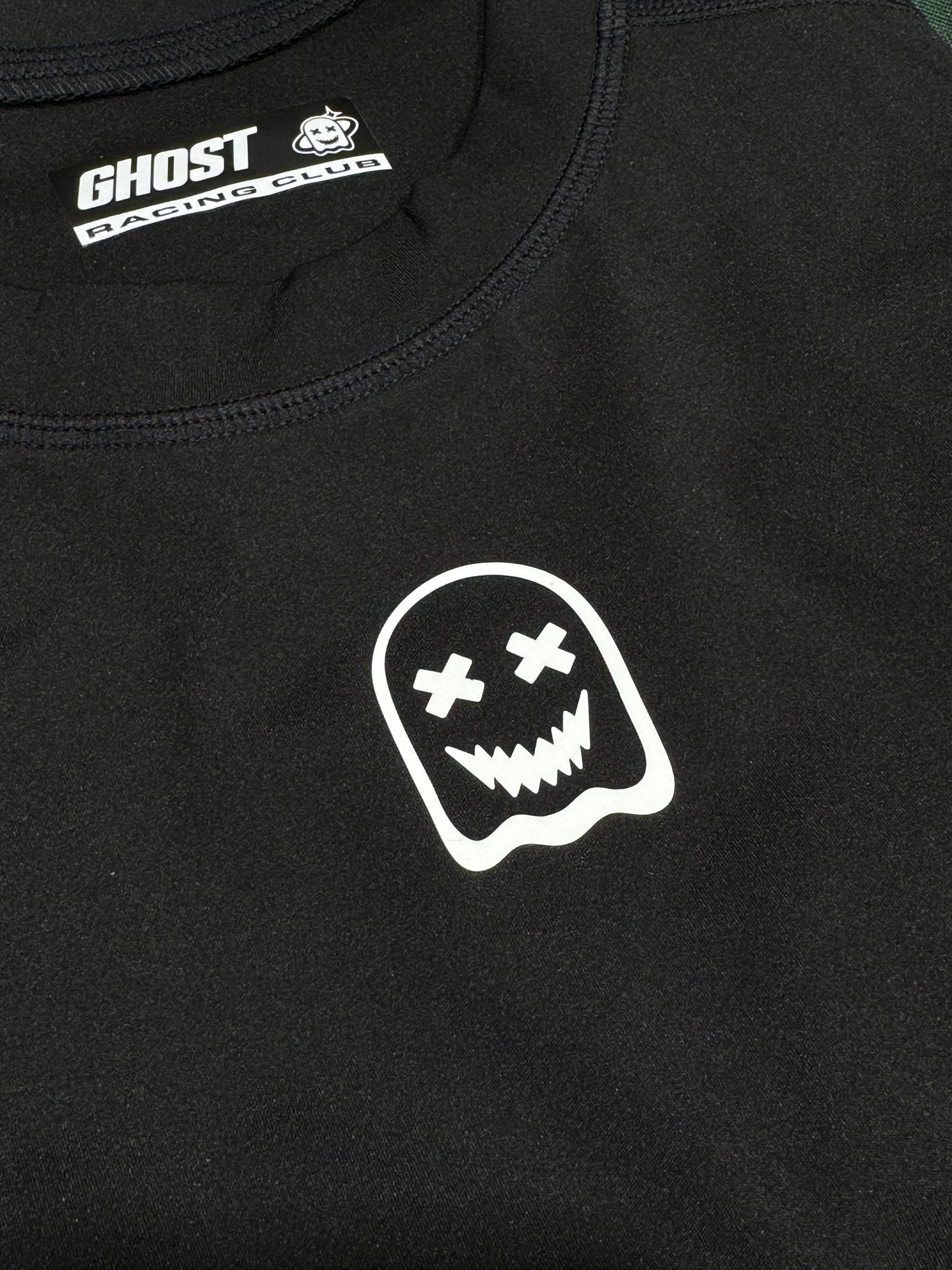 BLACK COMPRESSION LONG SLEEVE - Black