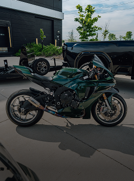 <p>2026<br/><strong>Yamaha</strong> R1</p>